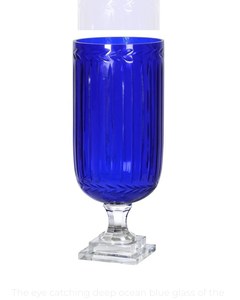 Jarrón de Vidrio Azul Oscuro para Mesa, Ecológico, Tallado a Mano, Soplado a la Boca, Diseño Artístico Moderno para Graduación o Compromiso, Base Transparente - Product Image 1