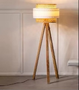 Lampe de table en bambou et rotin de style moderne du milieu du siècle, design rustique moderne, mobilier écologique pour le salon - Product Image 2