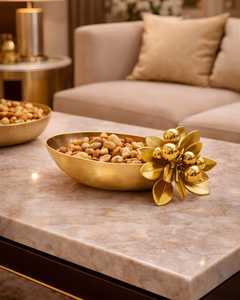 Cuenco Metálico Artesanal Ecológico y Duradero con Diseño Floral y Acabado Pulido para Decoración de Bodas y Hogar (Casi Agotado) - Product Image 2