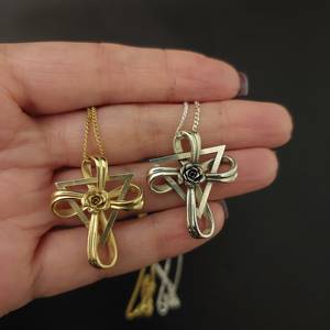 Colgante BOJ RCJ 001 Victoriano Personalizado Rosacruz Hecho a Mano en Plata de Ley, Cruz de la Rosa, Símbolo Alquímico, Precio Bajo en Oferta - Product Image 1