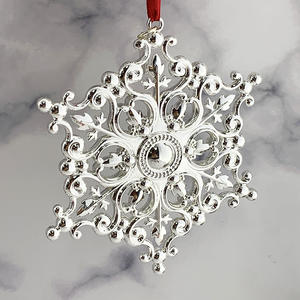 เครื่องประดับตกแต่งคริสต์มาสแบบกำหนดเอง เกล็ดหิมะโลหะ ชุดตกแต่งต้นคริสต์มาส 3 ชิ้น ของขวัญโลหะ เกล็ดหิมะประดับคริสต์มาสประดับเพชร - Product Image 3