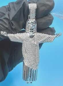 Colgante VVS Moissanite Cristo Redentor de Plata 925, Joyería Hip Hop para Raperos, Colgante VVS Moissanite Personalizado con Incrustaciones de Diamantes - Product Image 6