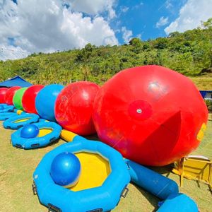 Ballon gonflable géant pour team building, fabriqué au Vietnam en PVC, garantissant la sécurité en transport, toutes saisons, Thuy Linh, facile à installer et à transporter. - Product Image 1