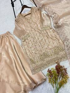 Conjunto de Kurti Sharara Gharara de Seda Bordado con Lentejuelas de Diseño Indio, Cosido a Mano, para Venta al por Mayor, Estilo Antra, para Invierno, Diwali, Bodas y Fiestas - Product Image 4