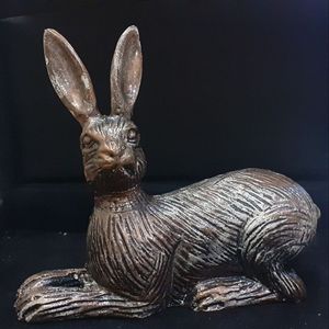 Figurine de lapin en aluminium, sculpture décorative de la faune, œuvre d'art en métal, parfaite pour les environnements contemporains. - Product Image 5