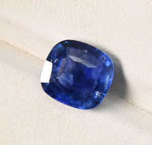 Saphir bleu royal naturel : 4,15 carats, taille coussin, 10x9,20x5 mm - Product Image 3