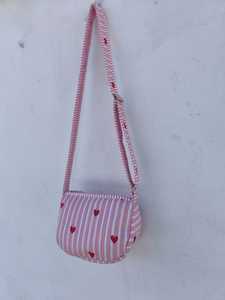 Bolso Bandolera de Algodón a Rayas con Apliques de Corazones Rojos, Correa Única, para Uso Diario, Moda Femenina, Venta al Por Mayor - Product Image 4