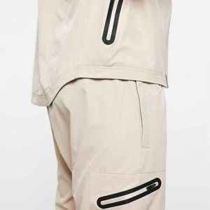 Ensemble de survêtement pour homme, beige, coupe-vent, avec capuche, veste zippée et pantalon longueur cheville - Product Image 3