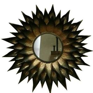 Espejo metálico elegante y exquisito de la más alta calidad que agrega un encanto real que mejora instantáneamente la estética interior. - Product Image 2