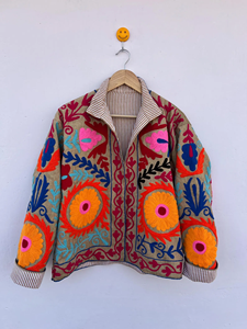 Manteau ouvert à col montant brodé de fleurs et matelassé Suzani |   Blouson d'hiver |   Cadeau chic pour elle - Product Image 6