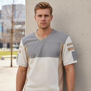 Tenues de football américain personnalisées sublimées – Tissu haute performance anti-transpiration pour l'entraînement professionnel et les matchs - Product Image 6