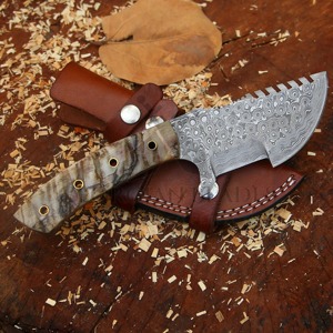 Couteau de chasse et de camping artisanal OEM/ODM en acier Damas de qualité industrielle, lame droite de 10 pouces, manche en corne, pointe tombante, style Viking - Product Image 3