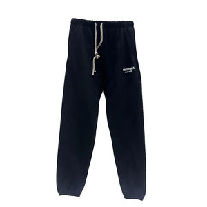 Pantalones Deportivos Negros para Hombre Essentials, Cintura Elástica con Cordón, Cierre con Cordón, Estilo Casual, Logotipo en la Pierna Derecha, Algodón de Peso Medio, para Otoño - Product Image 5