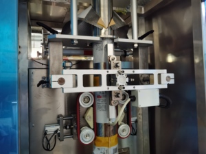 Máquina envasadora de llenado de <span class=keywords><strong>cereales</strong></span> granulares de pesaje automático multifunción Máquina envasadora VFFS de frijoles blancos - Product Image 4