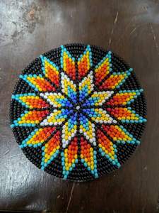 Posavasos de cuentas de vidrio hechas a mano con detalles artísticos, perfectos para uso diario, eventos especiales y regalos. - Product Image 6