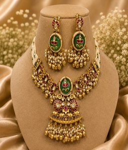 Magnifique ensemble collier et boucles d'oreilles en laiton plaqué or de qualité supérieure, serti de moissanite, pour collection de mariage. - Product Image 1