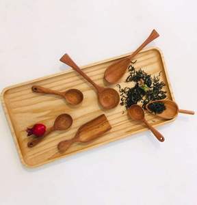 Cuchara de madera pulida a mano con mango elegante para revolver y servir Ideal para uso en cocina moderna o tradicional - Product Image 1