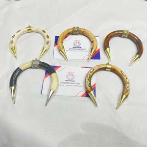 Colgante en forma de U de hueso de búfalo elegante – Joyería de moda hecha a mano de latón ligero, nueva bisutería artesanal, nueva joya - Product Image 6