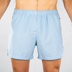 Shorts d'entraînement personnalisés en maille rouge avec cordon de serrage central, empiècements latéraux contrastants, séchage rapide, respirant, extensible dans quatre directions, vêtements de sport actifs - Product Image 3