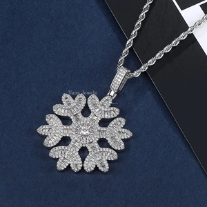 จี้เพชรโมอิสสีเงิน925พรีเมี่ยมความยาว6.2ซม. ความยาว3.7ซม. ความกว้างเครื่องประดับแฟชั่นสำหรับผู้หญิง OEM ODM - Product Image 3