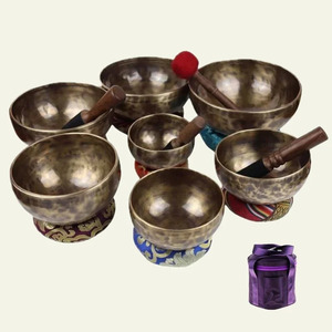 Juego completo de cuencos de sanación de 7 chakras, cuencos de canto martillados a mano y afinados con mazos y cojines, disponibles al por mayor a precios económicos. - Product Image 3
