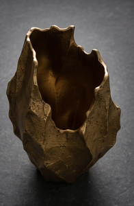 Jarrón Metálico Dorado Contemporáneo, Diseño Abstracto Único con Forma de Roca, Maceta Baja para Decoración de Interiores de Sala de Estar, Suministro al por Mayor - Product Image 4