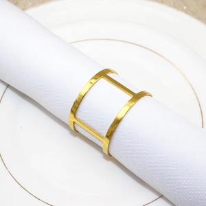 Los anillos metálicos para servilletas ayudan a que las servilletas mantengan su forma de forma perfecta, manteniendo el decoro de la mesa impecable durante toda la experiencia gastronómica. - Product Image 4