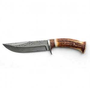 Couteau utilitaire à lame fixe en acier Damas fait main avec manche en bois de cerf et étui en cuir - Product Image 1