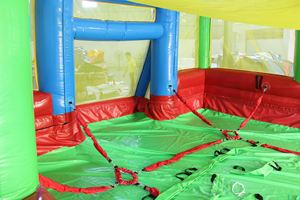 Terrain de football gonflable en promotion pour divertissement commercial extérieur, en PVC, capacité 1000 kg, 16 personnes - Product Image 4