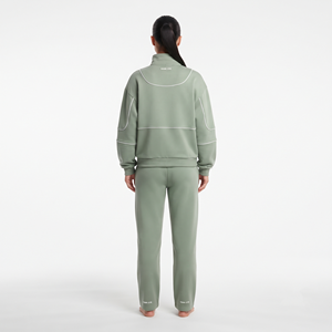 Conjunto Deportivo Personalizado con Logotipo para Mujer, 100% Poliéster, Oversize, con Media Cremallera, Blanco con Ribete en Contraste, Sudadera y Pantalones Jogger - Product Image 2