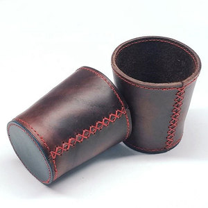 Gobelets à dés en cuir faits à la main personnalisés pour les jeux de casino, logo personnalisé - Product Image 1