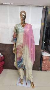 Nouvelle collection de Kurti à col en V, pantalon à poches et dupatta en Chanderi imprimé fleuri et brodé à la main, fabriquée à Surat. - Product Image 4