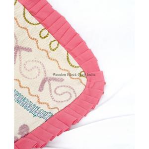 Offres incroyables sur des sacs de luxe pour femmes, sacs messager en coton kantha faits à la main avec fermeture magnétique, fabriqués au Rajasthan. - Product Image 5