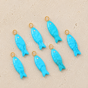 Colgante con incrustaciones de pez azul turquesa de 25x8mm para fabricación de joyas de piedras preciosas al por mayor, diseños de collares, proveedor de dijes DIY a granel - Product Image 1