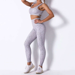 Vêtements de yoga et de fitness pour femmes en gros, 2 pièces, haute qualité, impression personnalisée, légers, en spandex, ensembles de yoga pour femmes - Product Image 3