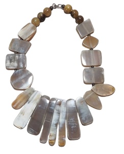 Collar de cuerno de búfalo natural hecho a mano con cordón ajustable, regalo elegante único para mujeres y niñas para bodas y fiestas - Product Image 6