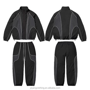 Ensemble survêtement coupe-vent léger en nylon avec sweats à capuche zippés réfléchissants personnalisés et pantalons de survêtement en nylon - Product Image 1