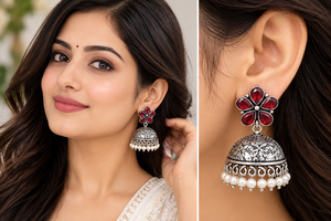 Boucles d'oreilles Jhumka en argent oxydé avec pierre rouge en forme de fleur |   Fabricant de bijoux fantaisie artificiels en gros, OEM ODM - Product Image 2