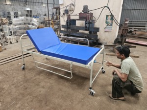Cama Hospitalaria Semi Fowler con Respaldo Manual Ajustable para Pacientes en Hospitales, Clínicas y Salas de Hospitalización - Product Image 3