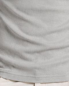เสื้อกล้ามผู้ชายสีเทาอ่อนแบบร่อง ทรงเข้ารูป ผ้าฝ้าย สำหรับออกกำลังกาย ใส่ลำลอง ฤดูร้อน เหมาะสำหรับเล่นกีฬาและเพาะกาย ผลิตตามสั่งจากโรงงาน - Product Image 6