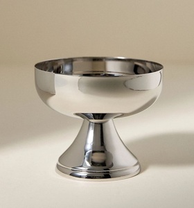 Tazón de lujo plateado para servir postres, moderno plato decorativo de acero inoxidable para aperitivos, dulces y frutas, para una decoración elegante de la mesa. - Product Image 1