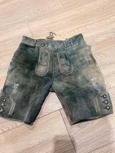 Shorts bavarois pour hommes, taille haute, motif floral brodé, fermeture boutonnée, style vintage, respirant, en cuir, longueur bermuda, style décontracté - Product Image 3