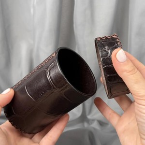 Gobelets à dés en cuir véritable noir de haute qualité, sur mesure, avec logo de marque personnalisé - Product Image 4