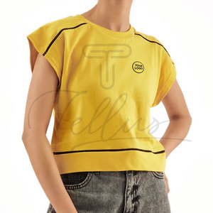 Crop tops pour femmes de haute qualité, fabriqués dans les meilleurs matériaux, prix raisonnable, style unique, crop tops légers pour femmes, crop tees pour femmes - Product Image 5