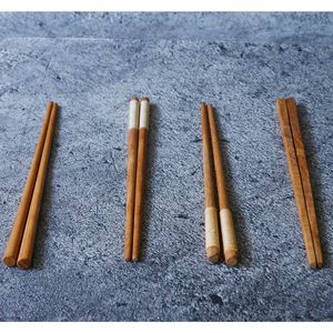 Baguettes jetables en bois de qualité supérieure pour les restaurants de sushi, les plats à emporter et l'utilisation sur la table asiatique - Product Image 1