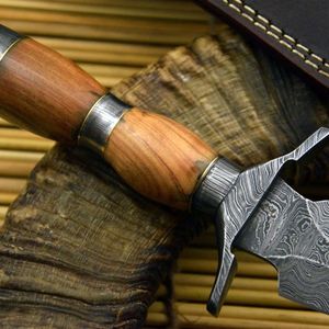Cuchillo de Colección de Acero de Damasco Forjado a Mano con Mango de Madera de Olivo Natural - Product Image 3