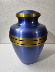 Urna de Latón Resistente a Arañazos para Cenizas Humanas, Tamaño Adulto - Urna de Cremación de Metal Resistente a la Abrasión - Florero Conmemorativo a Prueba de Marcas para Funeral - Product Image 1