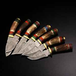 Couteaux de chasse Skinner en acier Damas de qualité supérieure, faits main et personnalisés, 4 pouces, avec manche en bois de cerf - Best-seller - Product Image 2