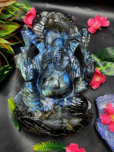 Sculpture de Lord Ganesh en labradorite avec une finition polie à effet éclatant - Art en pierre pour la décoration intérieure, pour les bénédictions et la transformation - Product Image 2