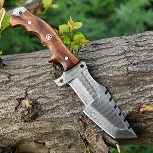 Cuchillo de Caza Premium Tracker Bushcraft, Acero de Damasco, Mango de Madera, Hecho a Mano, Alta Calidad, Pakistán - Product Image 1
